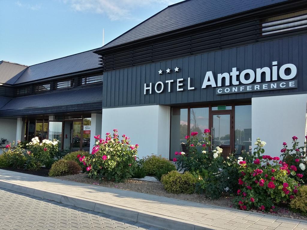 Hotel Antonio Conference Brzeg Ngoại thất bức ảnh